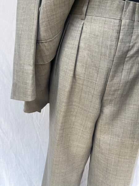 Grey Pinstriped Men’s Suit (Women’s 34)