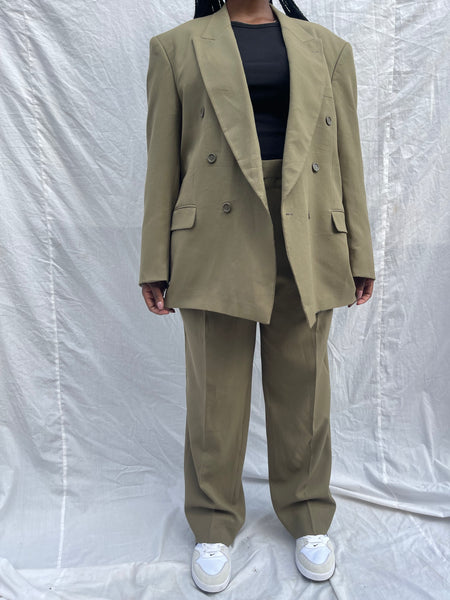 Khaki Unisex Suit (Women’s 38)