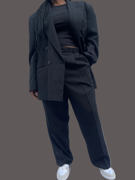 Classic Black DB Suit (42)