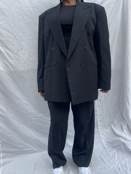 Classic Black DB Suit (42)
