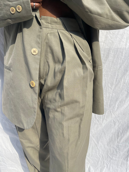 Khaki Pleated Suit (Women’s 34)