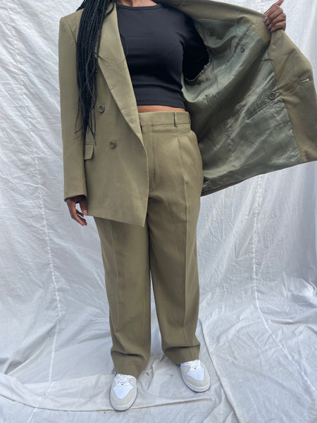 Khaki Unisex Suit (Women’s 38)