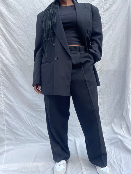 Classic Black DB Suit (42)